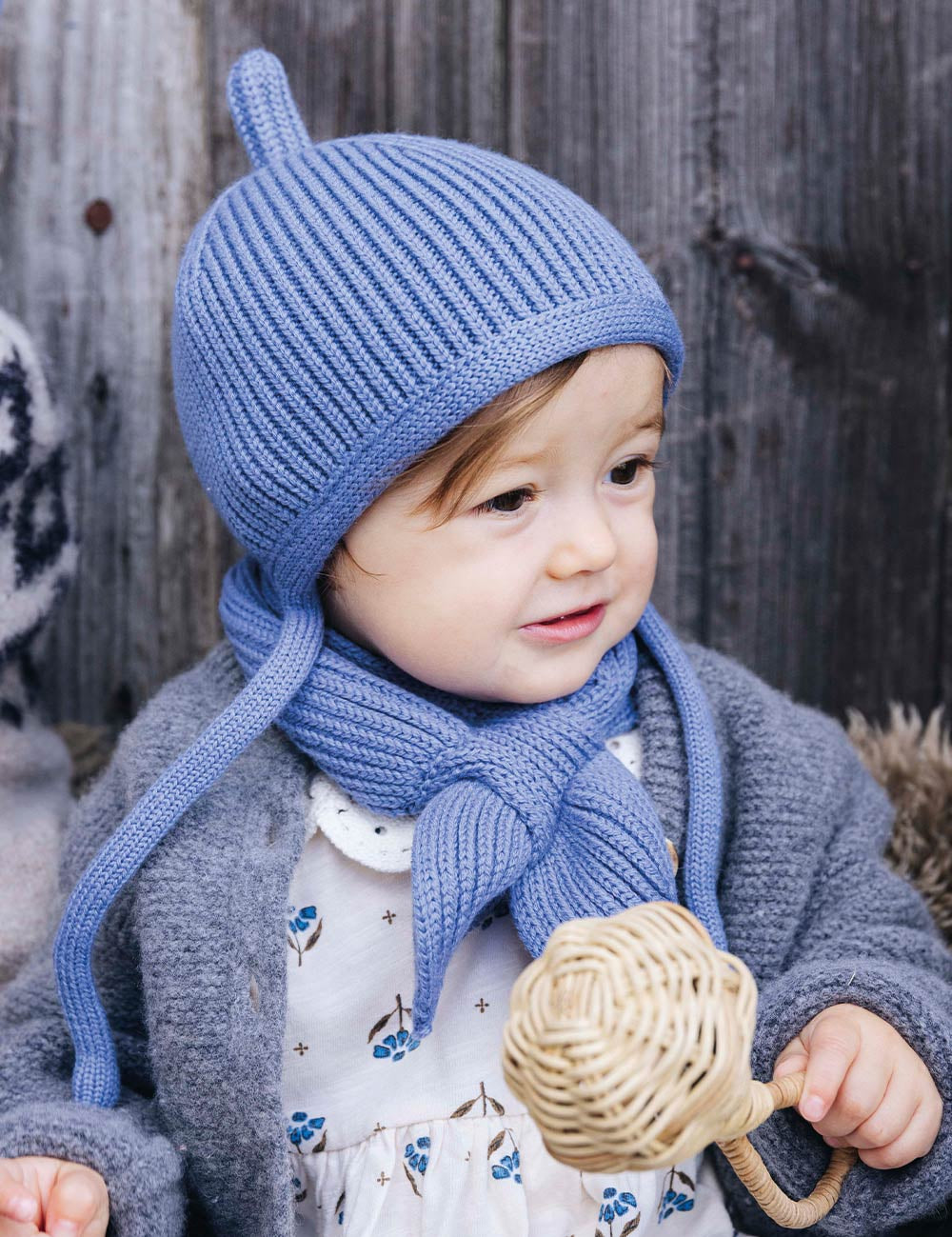 Children's hat PINNI light blue