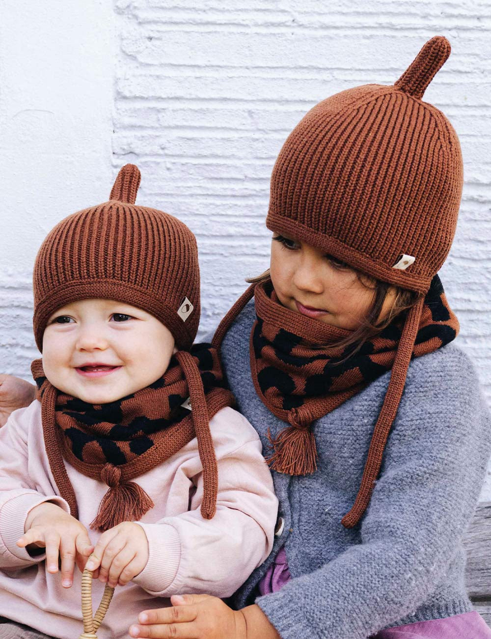Tube scarf for children LOOPI - LEO brown/black
