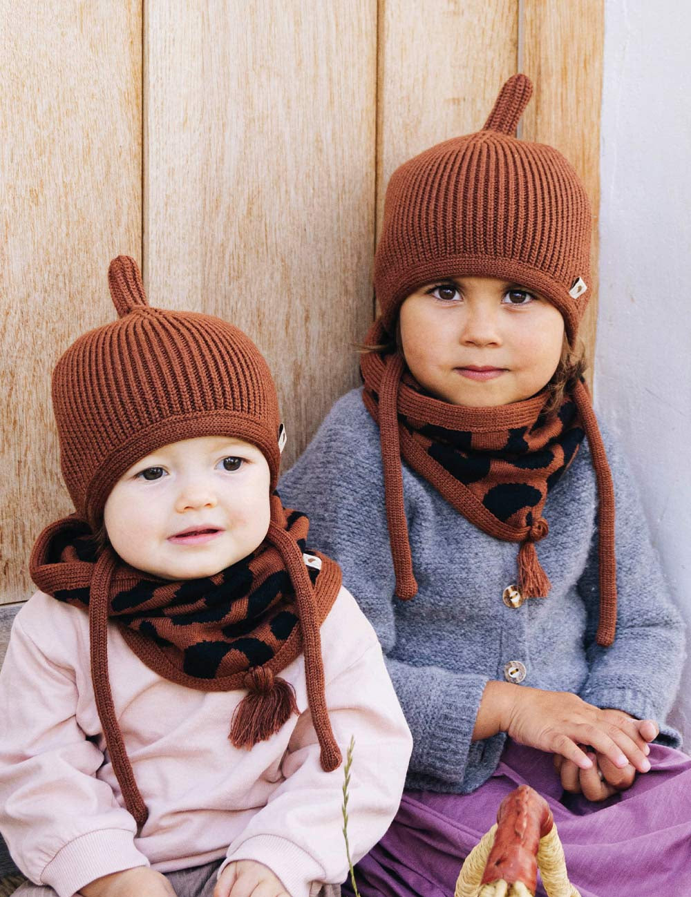Tube scarf for children LOOPI - LEO brown/black