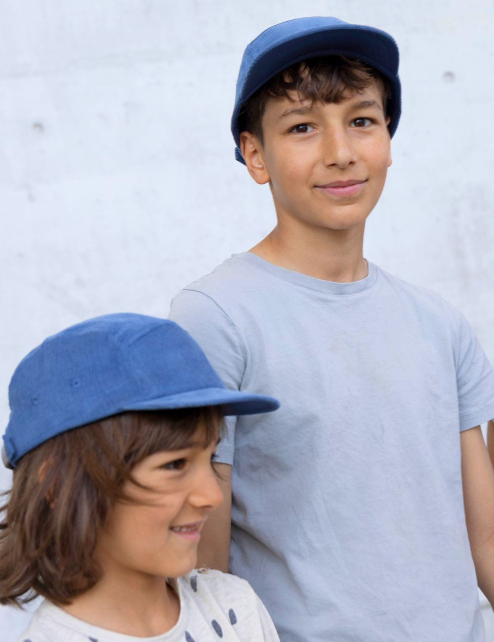 Kinder Cordkeps ljusblå