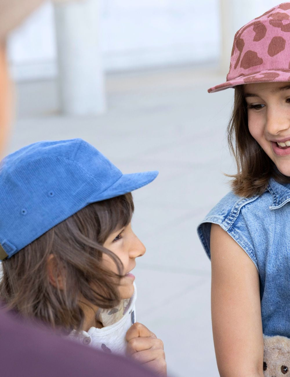 Kinder Cordkeps ljusblå